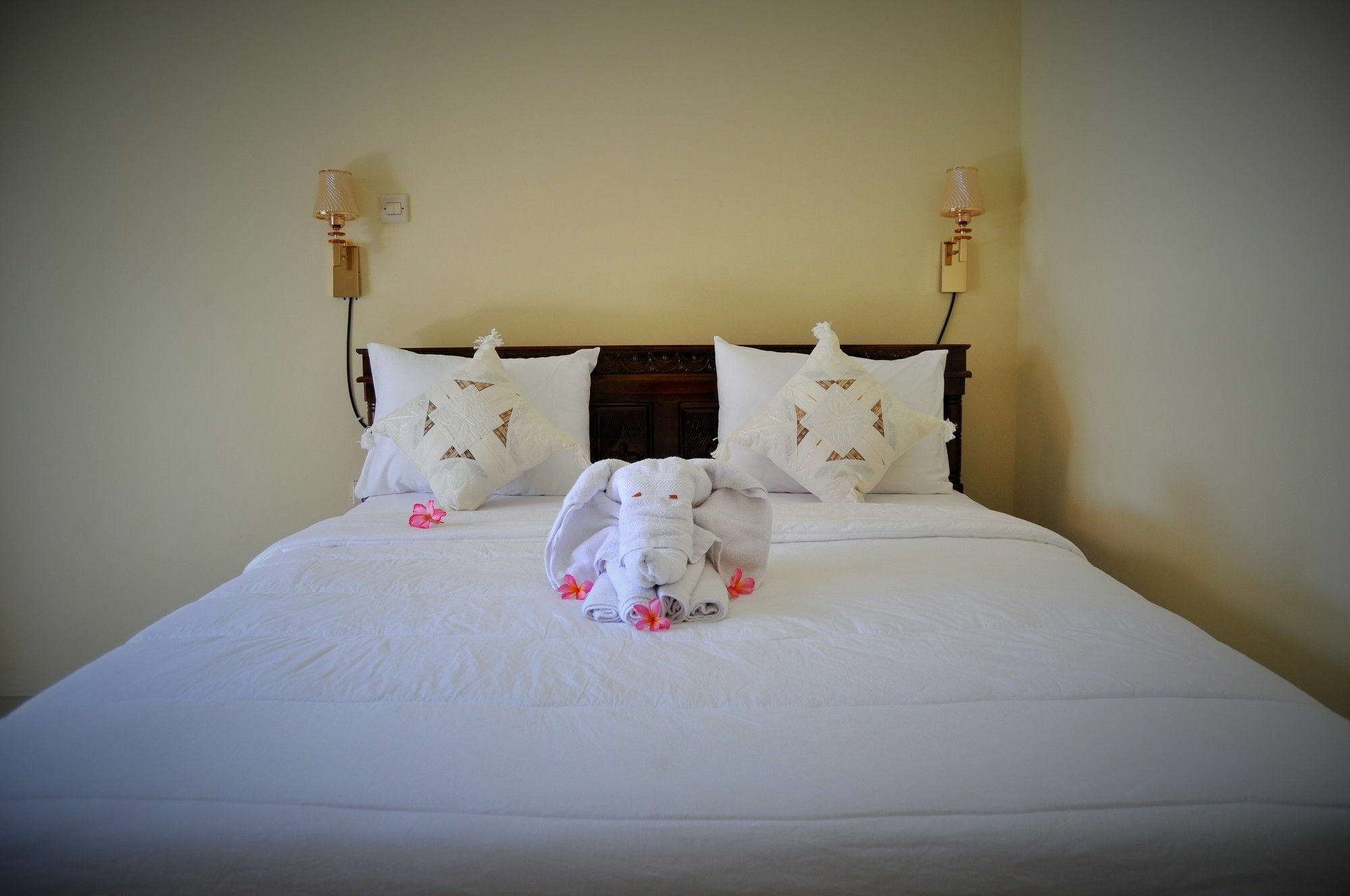Deva Devi Beach Inn Luxury Batununggul Extérieur photo